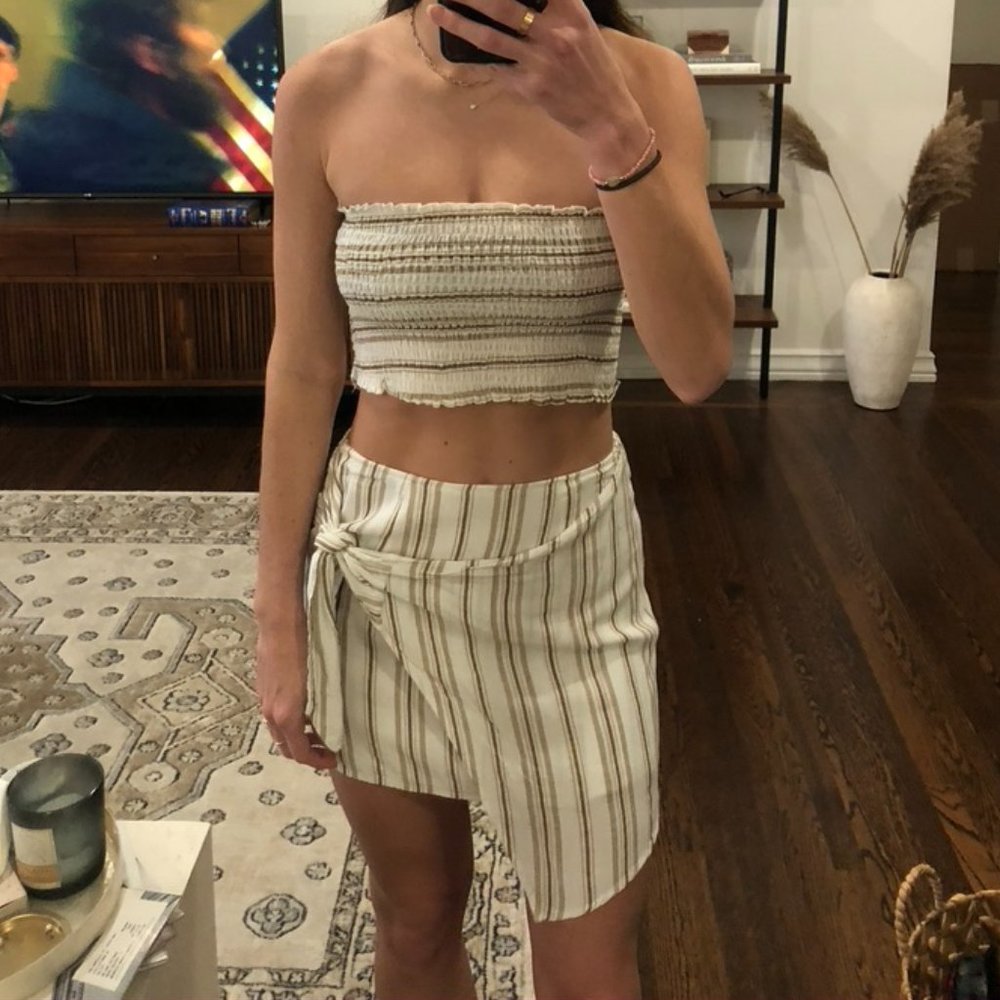 White and tan stipe matching set